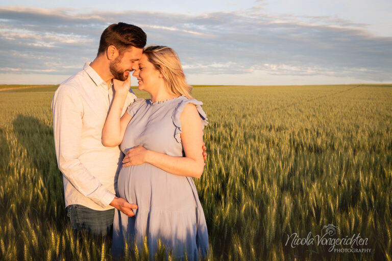 IMG_1829bVinstaNicolaVongerichtenPhotographyBabybauchPaarshooting